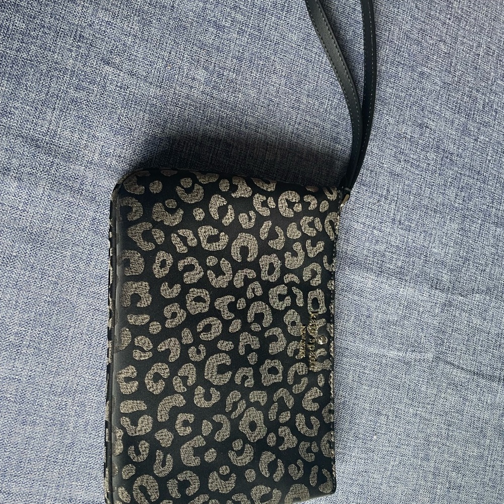 Kate Spade New York Black and Gold Leopard Wristlet